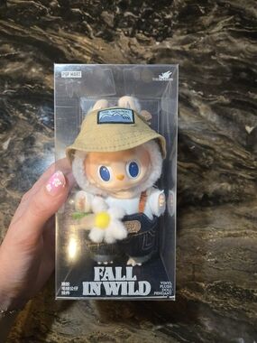 Fall Im Wild Labubu